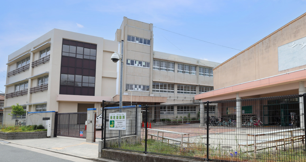 市立榎小学校(徒歩15分/約1,190m)